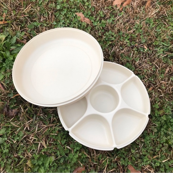 Vintage Tupperware Veg/Fruit/Chips and Dip Set w/Cover --  2 Piece Set - Picture 14 of 15